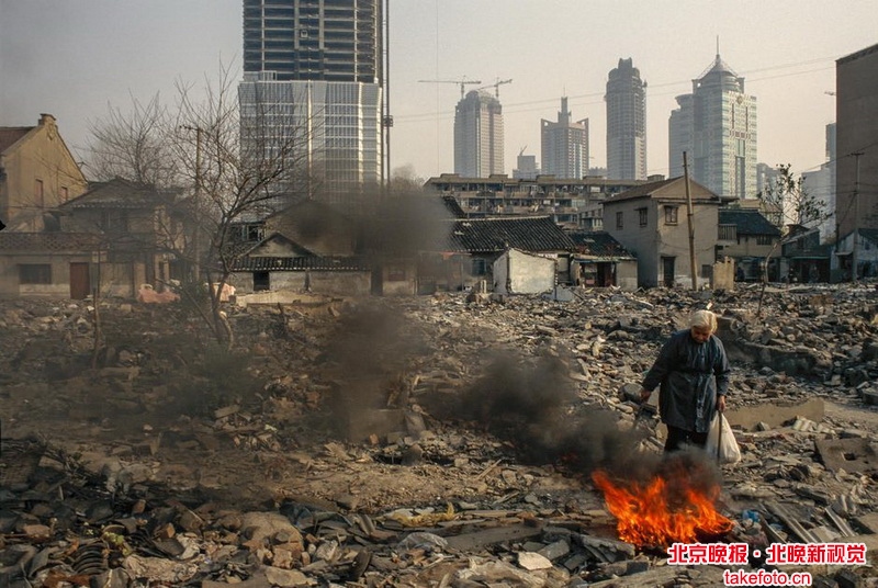 上海能源:第六届董事会第十九次会议决议公告