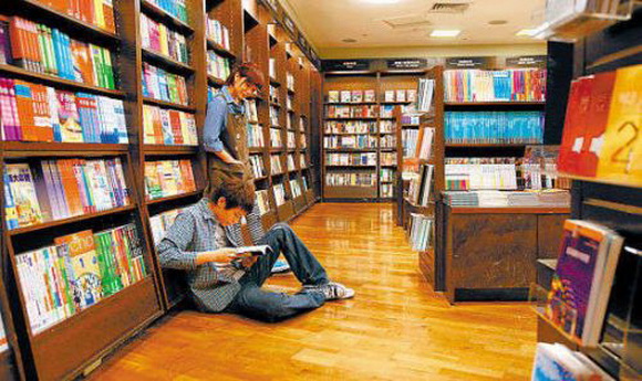 西安24小时书店自称和北京不一样 最大困难是