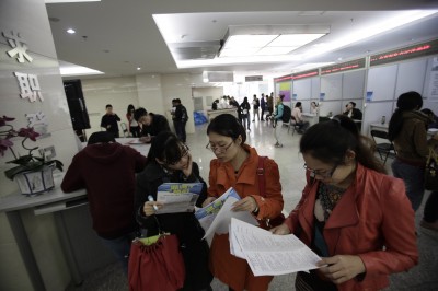 小伙58同城上找工作被骗当保安 想离职先交罚