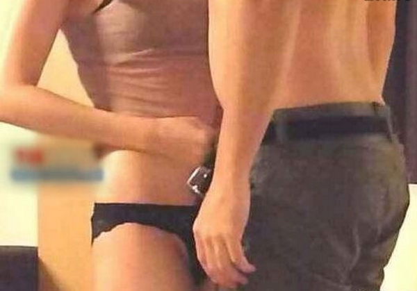 男子与女伴约炮亲热摸到男生殖器 恼羞成怒将