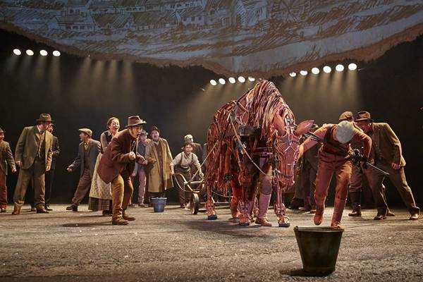 WAR HORSE National Theatre of China Beijing 2015 _R