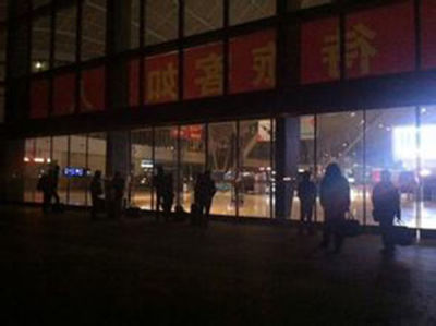  被砍伤医生辞世  43个小时抢救仍未挽回生命 | 