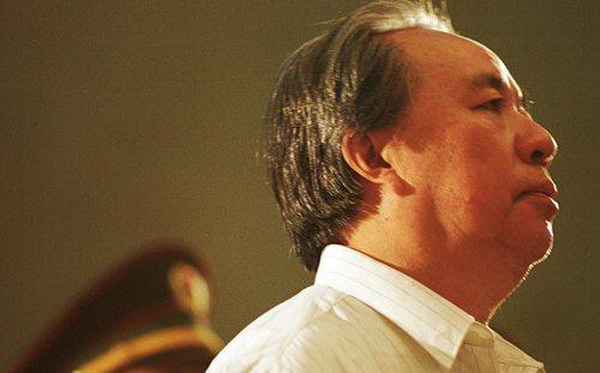 揭秘牟其中狱中生活16年 数米高百万字的笔记