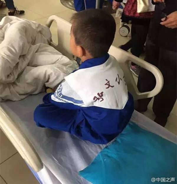 突发疑似食物中毒事件 河北一中学超300名学生