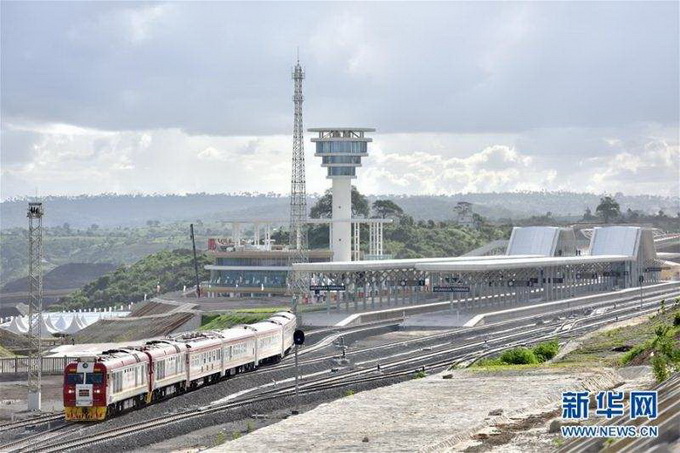 由中国企业承建的肯尼亚蒙巴萨-内罗毕标准轨铁路(蒙内铁路)定于5月31