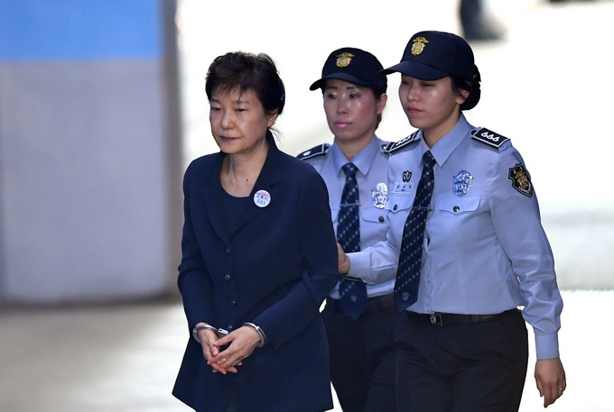 朴槿惠54次受审 入狱后多次被报道出现精神异