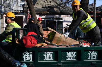 北京朝阳区拆除地铁13号线桥下2000余平米违