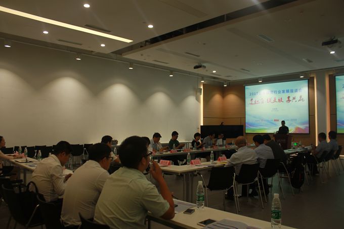 北京或将网约车纳入公车采购范畴 | 北晚新视觉