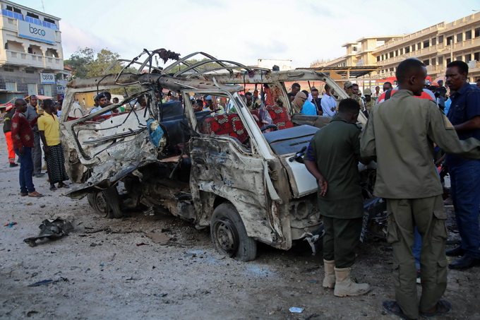 索马里首都爆炸袭击遇难人数已超300人 搜寻持