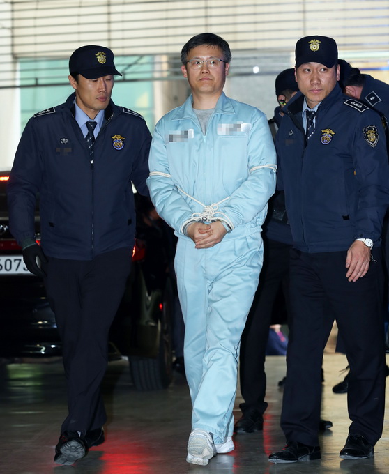 韩国前青瓦台附属秘书郑虎成获刑1年半:长期泄漏秘密文件