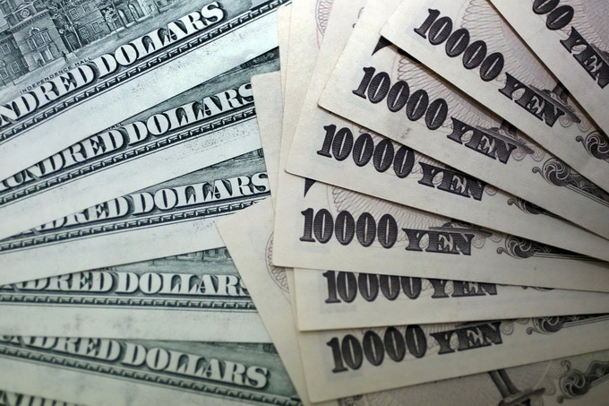 男子手拿菜刀进入银行抢劫,劫走共1000张,总价值一千万日元(约合59