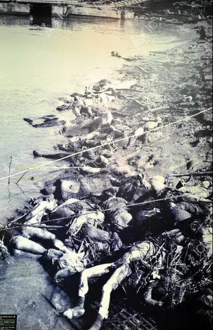 这场大屠杀都堪称灭绝人性的反人类暴行,与奥斯维辛集中营纳粹大屠杀