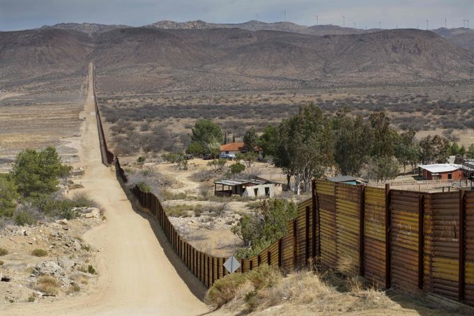 非法越境人数爆增2倍 特朗普在美墨边境部署警卫队