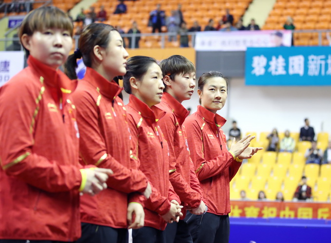 世乒赛国乒热身赛女队教练李隼有度 刘国正赞