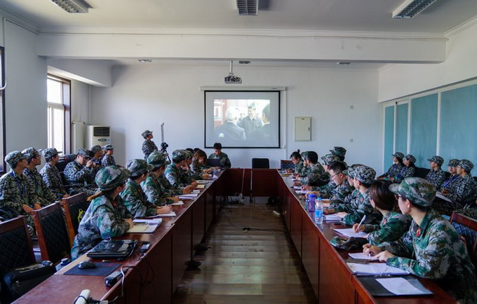 北京林业大学军训师生举办 “戎装在身，鸿鹄在心”活动