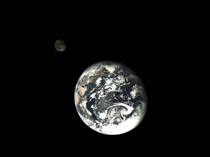探月工程嫦娥四号任务中继星今晨成功发射 将