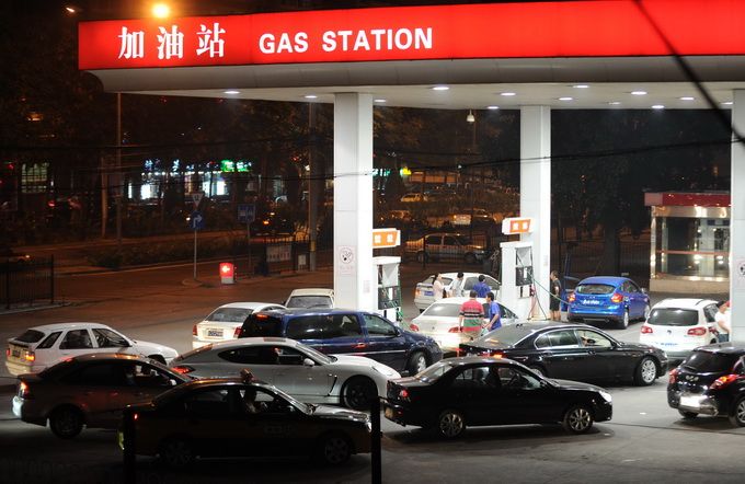 今日0时起北京油价下调 92号汽油每升降4分钱