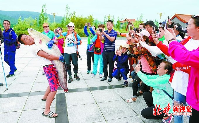 暑期北京小学天宁寺分校徒步游 抚远市东极岛俯瞰俄罗斯小渔村