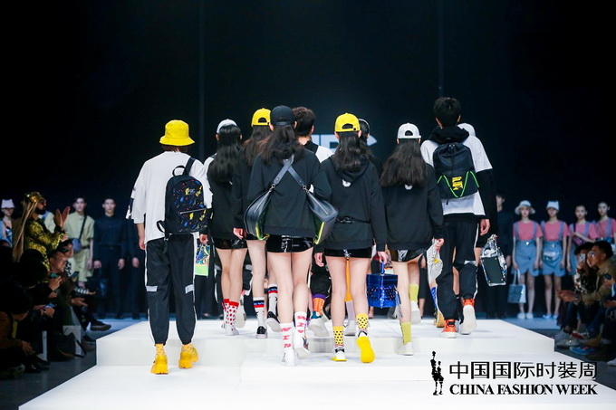 “鞋包时尚风向标”Y’RC首秀中国国际时装周