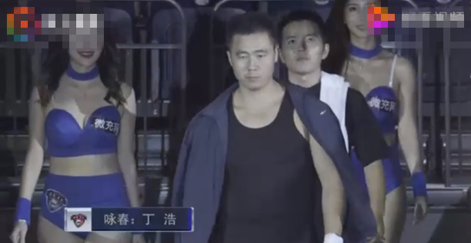 咏春大师74秒被KO怎么回事?详扒:丁浩大学体育专业练的竟是散打
