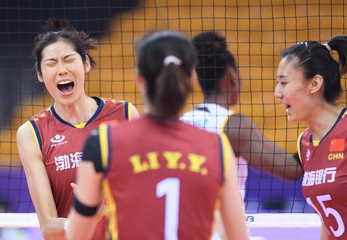中国女排超级联赛半决赛 朱婷28扣21中率天津队3-0胜北京队