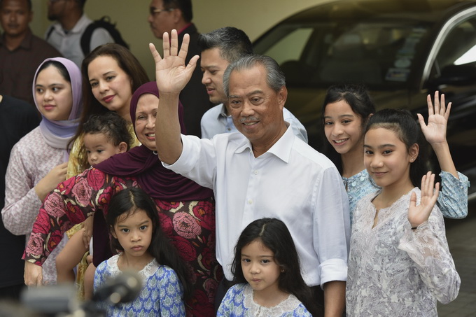 毛希丁任马来总理，72岁政坛老将上任后首要任务是啥？