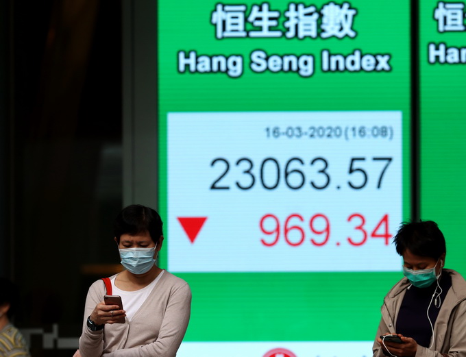 【推荐】发烧仍违反隔离令外出吃宵夜？港警截获多宗违例外出案