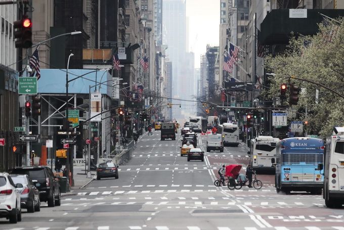 『推荐』美国一医护人员感染新冠病毒死亡十几小时后被发现，5岁孩子在旁