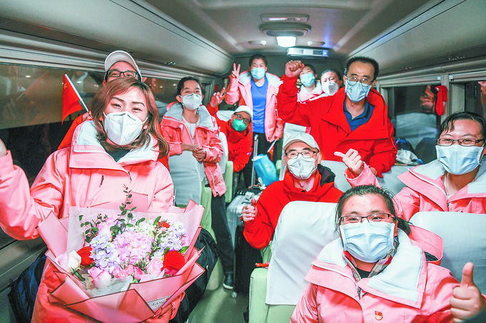 「主打」英雄凯旋！北京迎来第一支回归的驰援武汉医疗队