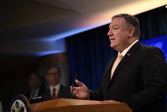 『蓬佩奥』德法联合声明不点名回应蓬佩奥荒唐言论：不应为政治目的消费危机