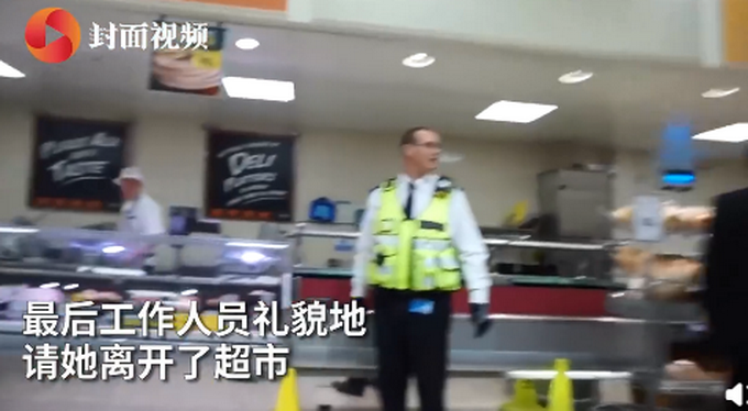#推荐#迷惑行为！害怕接触病毒，英国女子进充气球一路滚进超市