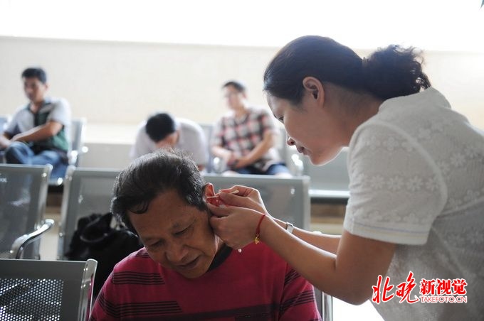 『健康』有些人喜欢经常掏耳朵，有什么危害呢？这些要小心......