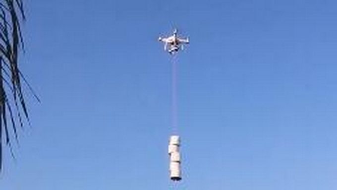 厕纸@美国男子用无人机给邻居送厕纸，此前警方曾这么呼吁没厕纸