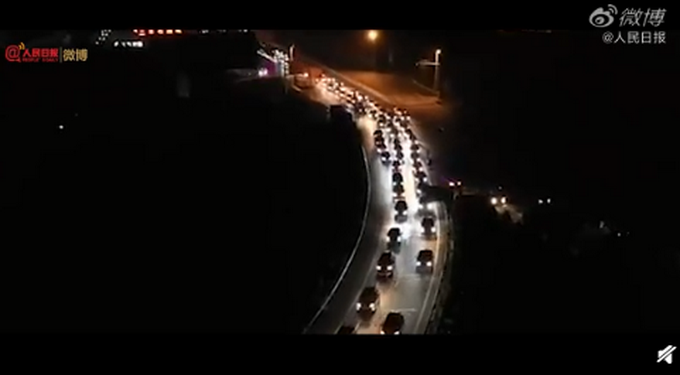 推荐▲提前8小时赶来！武汉解封他成＂出城第一人＂，网友的评论看哭了