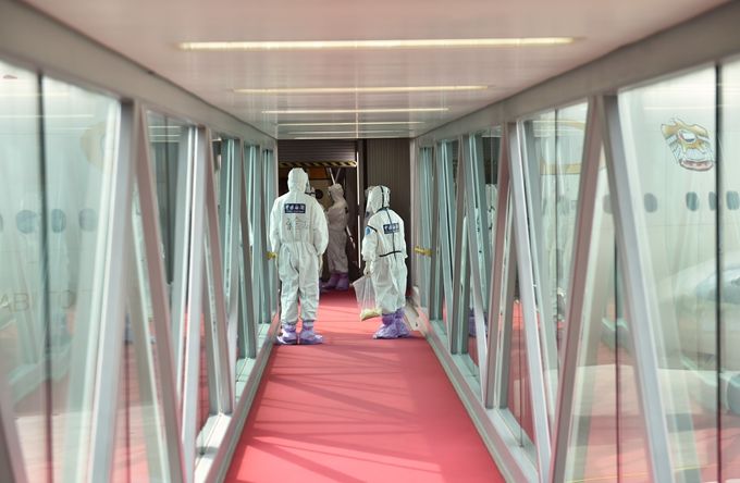 【临时航班】中驻西使馆拟为中国留学生开设临时航班，需满足这些条件