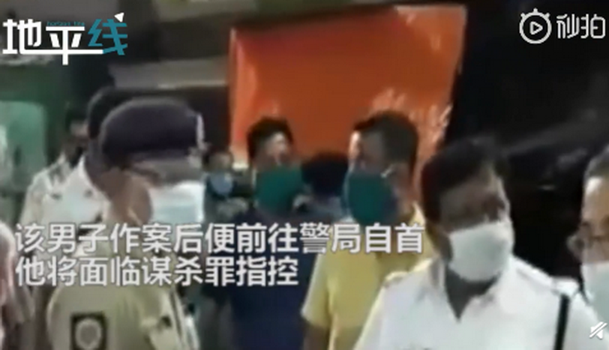 【推荐】印度78岁老父亲因儿子不戴口罩将其勒死，被捕现场曝光