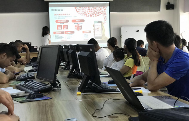 「」拼多多发布农产品上行发展报告，“三区三州”销售额增长413%