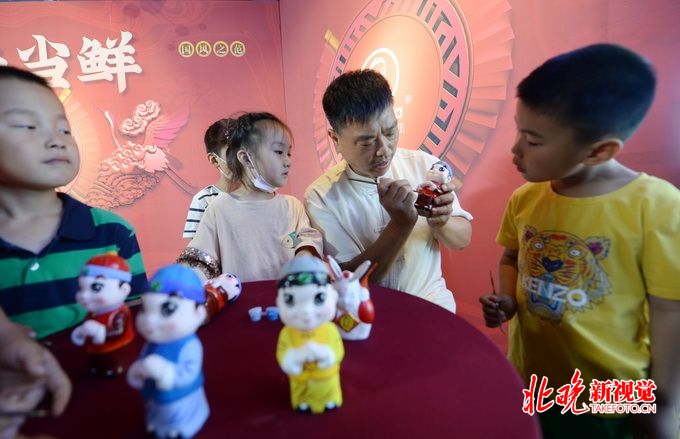 老字号直播带货 非遗日里叫卖“王致和”