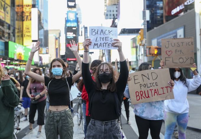 推荐美国新冠肺炎超182万例，特朗普和各州长电话会议录音曝光