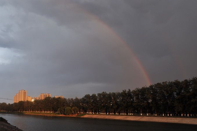 天气北京高温来袭，北方“火力全开”，南方遭今年以来最持久强降雨