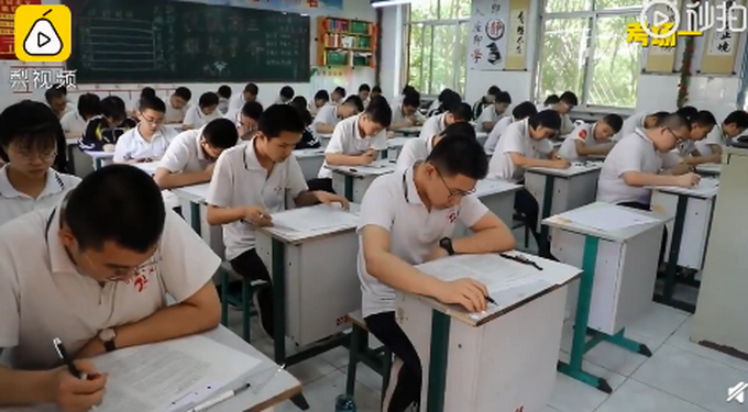 推荐衡水二中复课师生同考1张卷，老师：毕业后第1次考试，很紧张