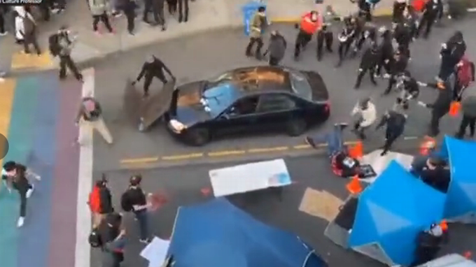 抗议示威美国西雅图一男子向抗议人群开枪，造成一人受伤