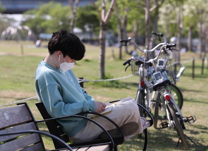 全球疫情韩国新冠确诊病例新增38例，近期首尔频发集体感染让防疫形势趋于紧张