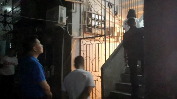 劫持因感情问题，女生在校园被16岁少年持刀挟持，被警方成功解救