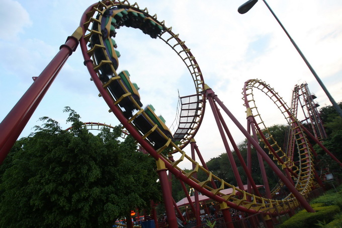 玩过山车能治肾结石？医生道出真相：有可能是真的