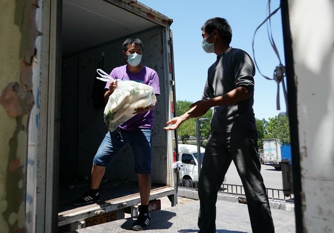 北京便民菜店代购忙！北京小区封闭管理，这家店半天接70多笔订单
