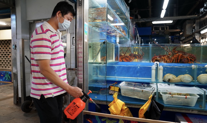 三文鱼被证明“清白”，但海鲜商户们已经亏惨了