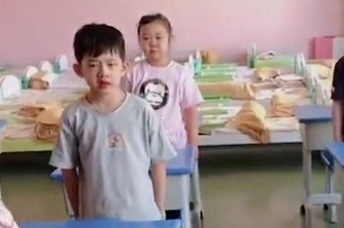 感动不舍！幼儿园开学9天后放假，有小朋友哭成泪人