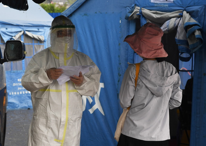 核酸检测北京东城设帐篷放冰桶，为防疫一线送清凉