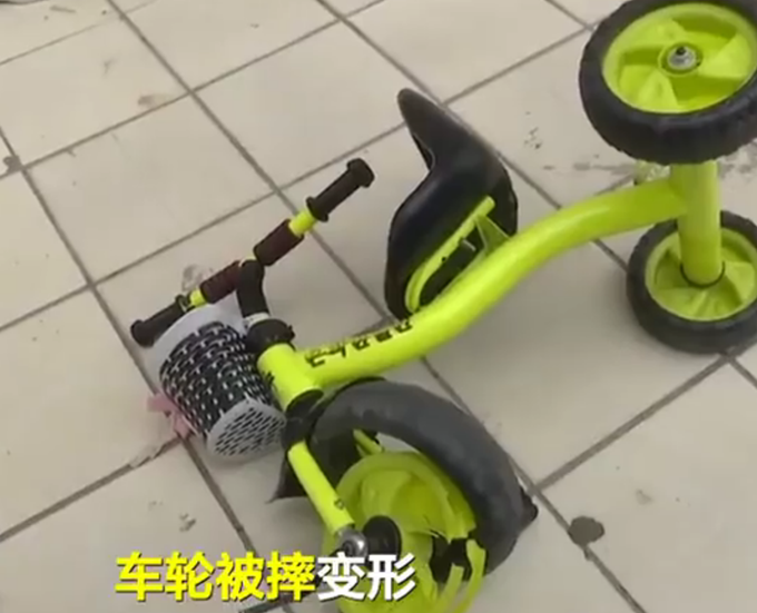 首页济南一小区有人22楼扔下自行车，不止一次乱扔了！抛物者还没抓到